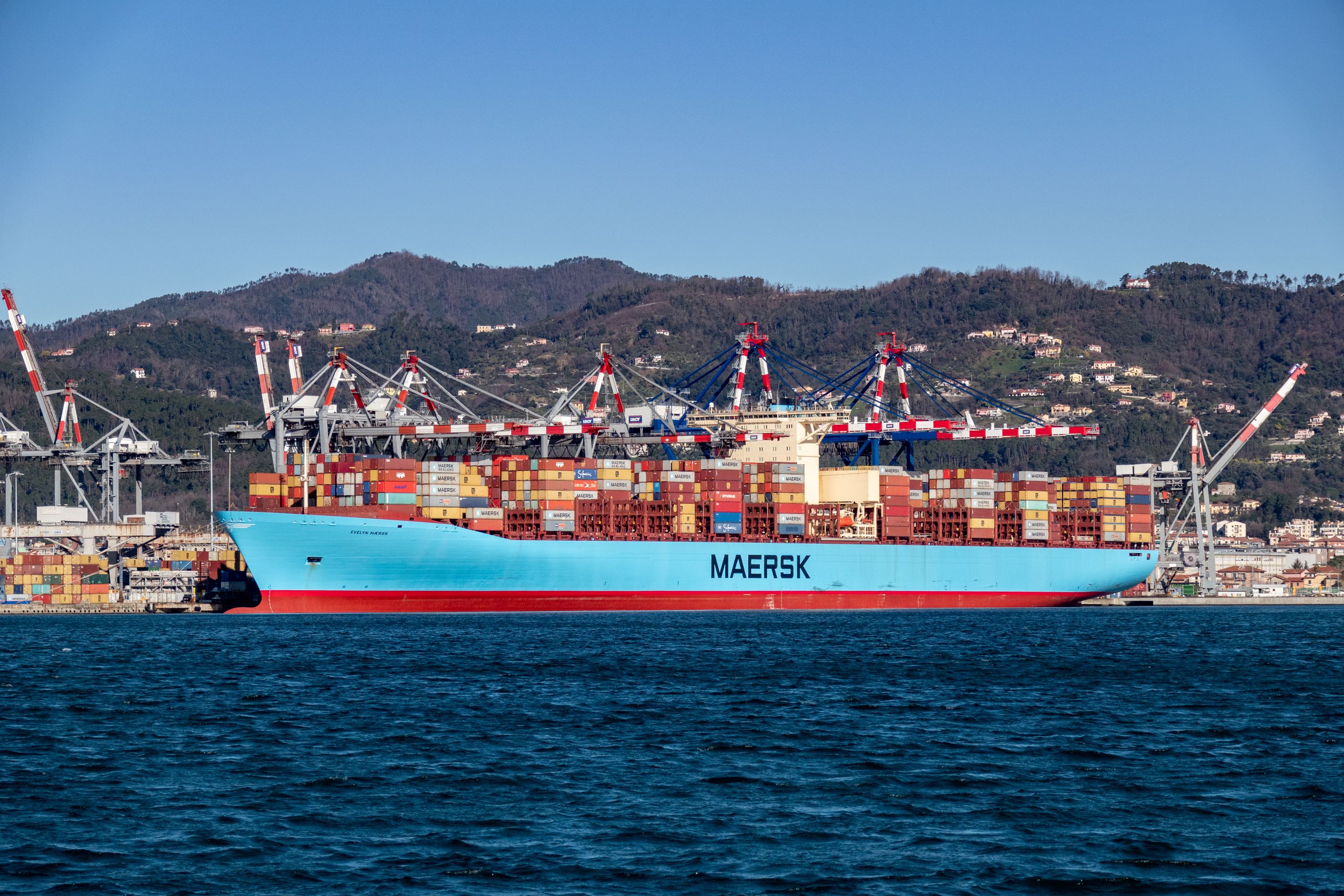 Maersk-Evelyn-side